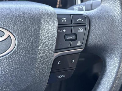 2025 Toyota Camry LE (SE)