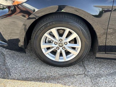 2025 Toyota Camry LE (SE)