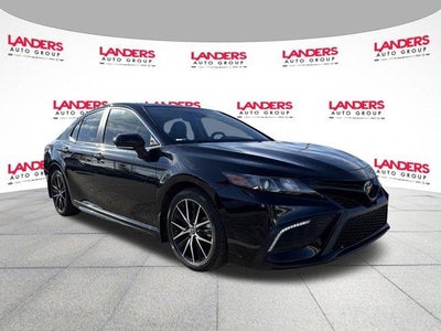 2023 Toyota Camry SE Auto (SE)