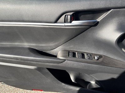 2023 Toyota Camry SE Auto (SE)