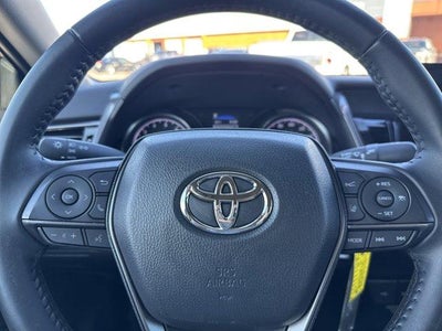 2023 Toyota Camry SE Auto (SE)
