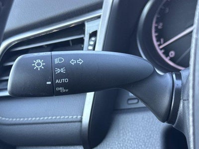 2023 Toyota Camry SE Auto (SE)