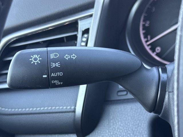 2023 Toyota Camry SE Auto (SE)