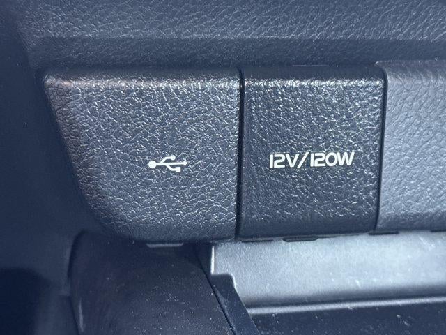 2023 Toyota Camry SE Auto (SE)