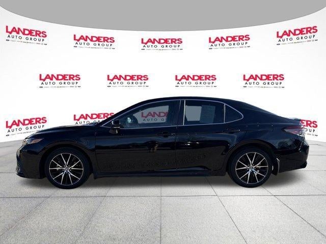 2023 Toyota Camry SE Auto (SE)