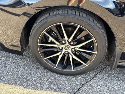 2023 Toyota Camry SE Auto (SE)