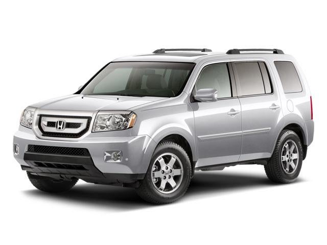 2011 Honda Pilot 2WD Touring with DVD Rear Entertainment System and Navigation