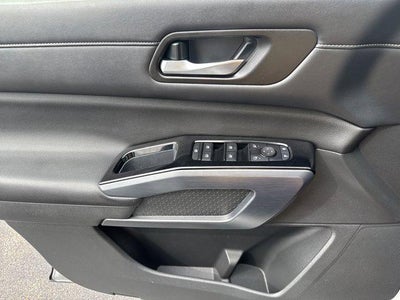 2023 Nissan Pathfinder SL 2WD