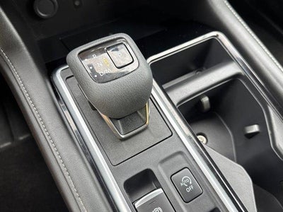 2023 Nissan Pathfinder SL 2WD
