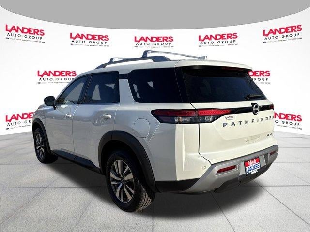 2023 Nissan Pathfinder SL 4WD