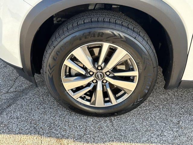 2023 Nissan Pathfinder SL 4WD