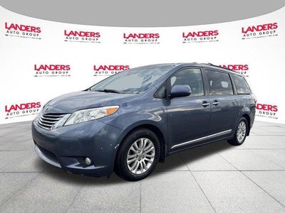 2017 Toyota Sienna XLE FWD 8-Passenger (Natl)