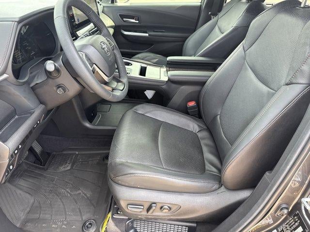 2025 Toyota Sienna Limited AWD 7-Passenger (GS)