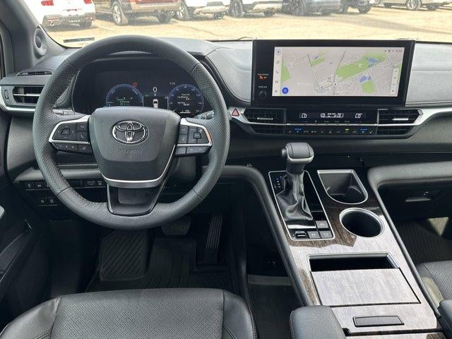 2025 Toyota Sienna Limited AWD 7-Passenger (GS)