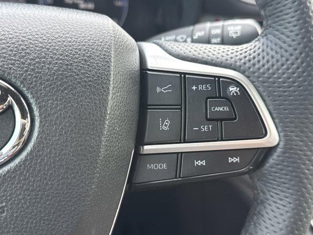 2025 Toyota Sienna Limited AWD 7-Passenger (GS)