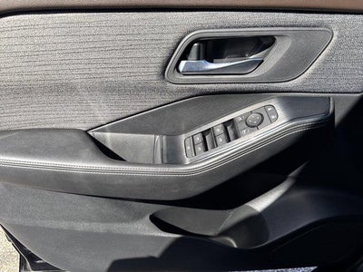 2021 Nissan Rogue FWD SV