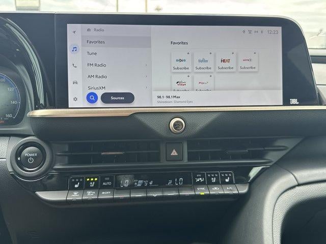 2023 Toyota Crown Limited AWD (Natl)
