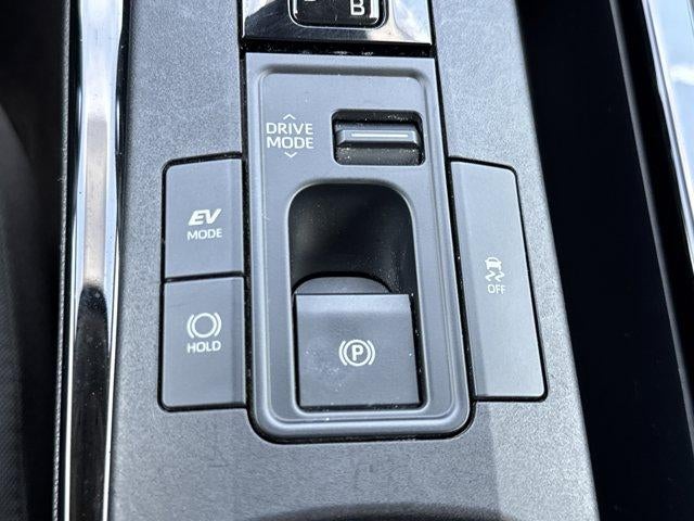 2024 Toyota Prius LE (Natl)