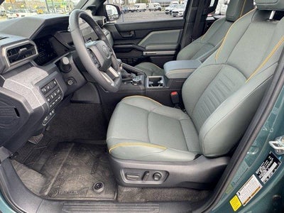 2025 Toyota 4Runner Hybrid Trailhunter 4WD (Natl)