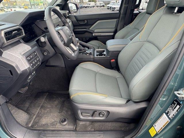 2025 Toyota 4Runner Hybrid Trailhunter 4WD (Natl)