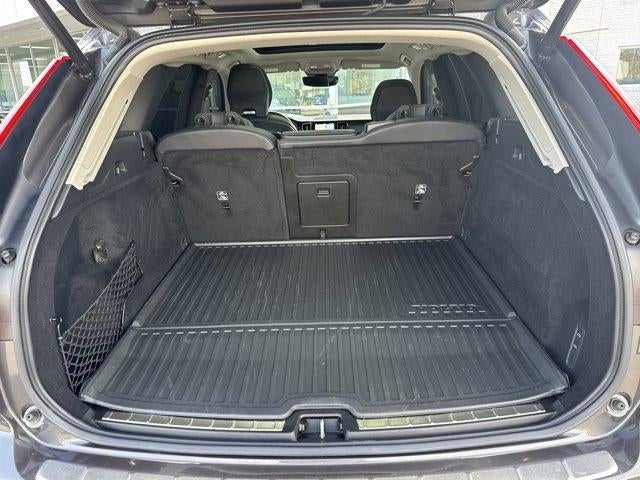 2023 Volvo XC60 Recharge Plug-In Hybrid T8 eAWD PHEV Ultimate Dark Theme