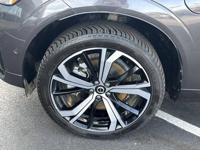 2023 Volvo XC60 Recharge Plug-In Hybrid T8 eAWD PHEV Ultimate Dark Theme