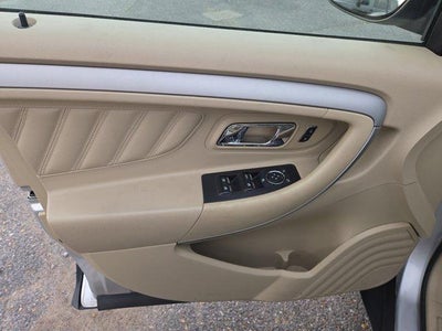 2017 Ford Taurus SE FWD