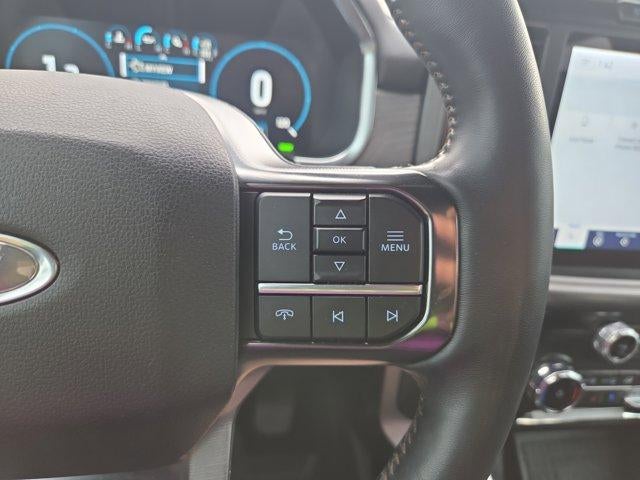 2022 Ford F-150 Platinum 4WD SuperCrew 5.5' Box