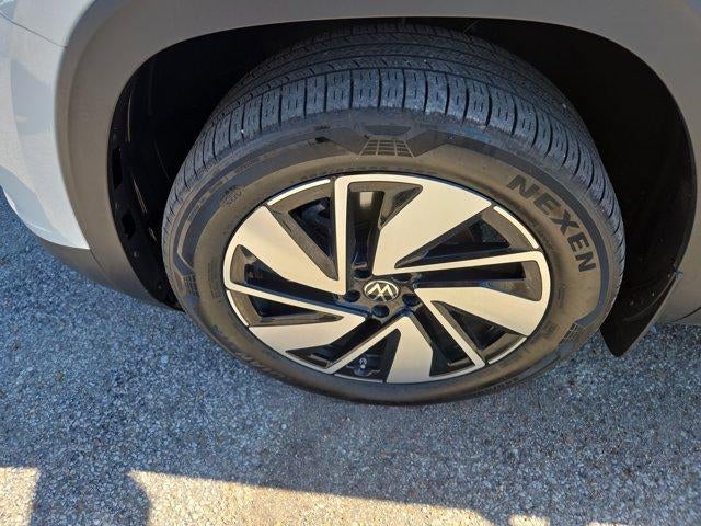 2024 Volkswagen Atlas 2.0T SE w/Technology FWD