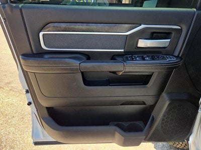 2023 RAM 3500 Big Horn 4x4 Crew Cab 8' Box