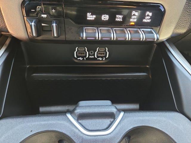 2023 RAM 3500 Big Horn 4x4 Crew Cab 8' Box