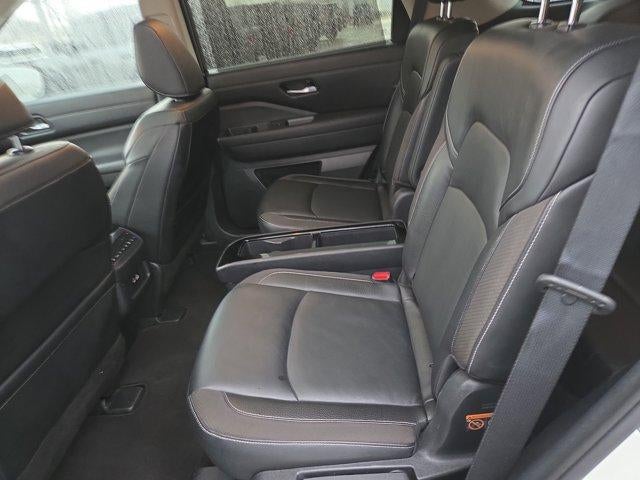 2022 Nissan Pathfinder SL 2WD