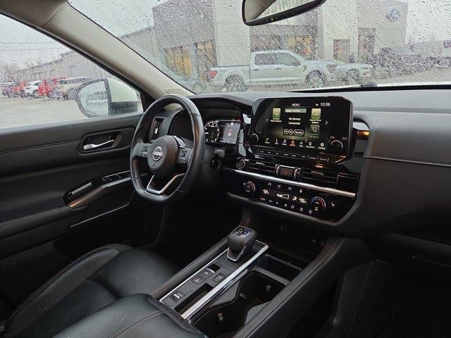 2022 Nissan Pathfinder SL 2WD