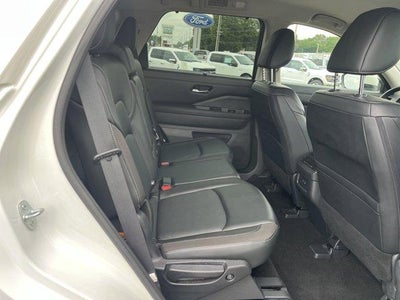 2023 Nissan Pathfinder SL 4WD