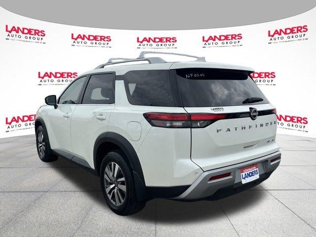 2023 Nissan Pathfinder SL 4WD