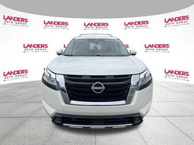 2023 Nissan Pathfinder SL 4WD