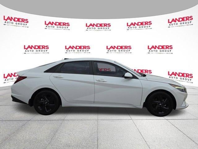 2022 Hyundai ELANTRA SEL IVT