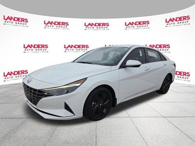 2022 Hyundai ELANTRA SEL IVT