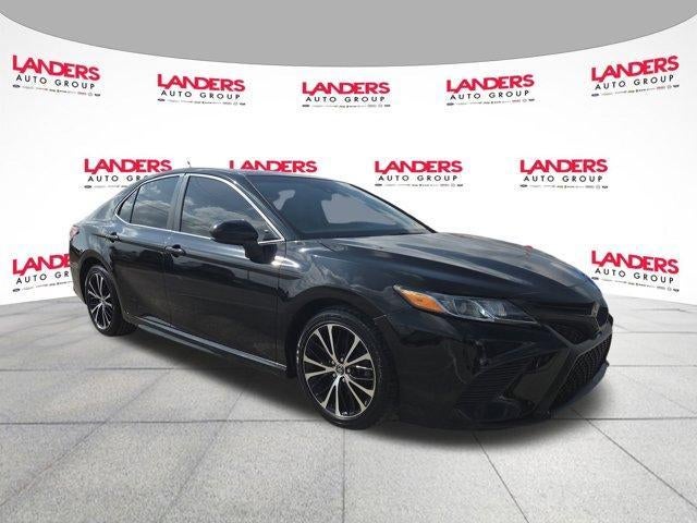 2018 Toyota Camry SE Auto (SE)