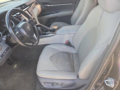 2018 Toyota Camry SE Auto (SE)