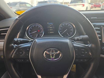 2018 Toyota Camry SE Auto (SE)
