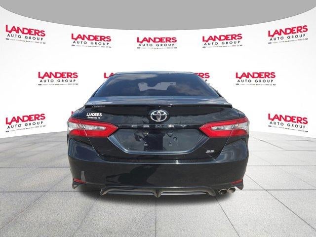 2018 Toyota Camry SE Auto (SE)