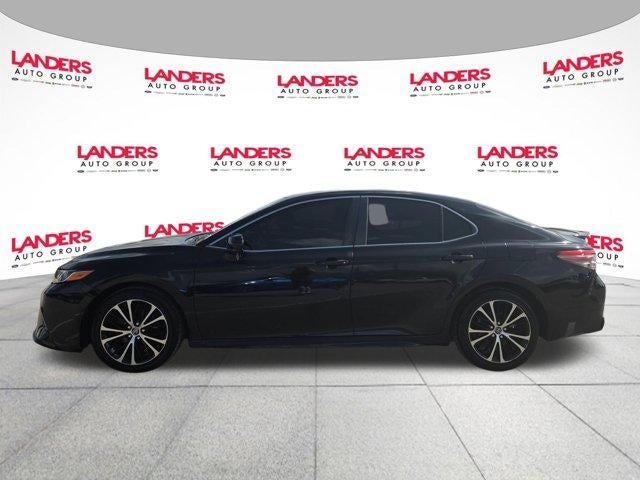 2018 Toyota Camry SE Auto (SE)