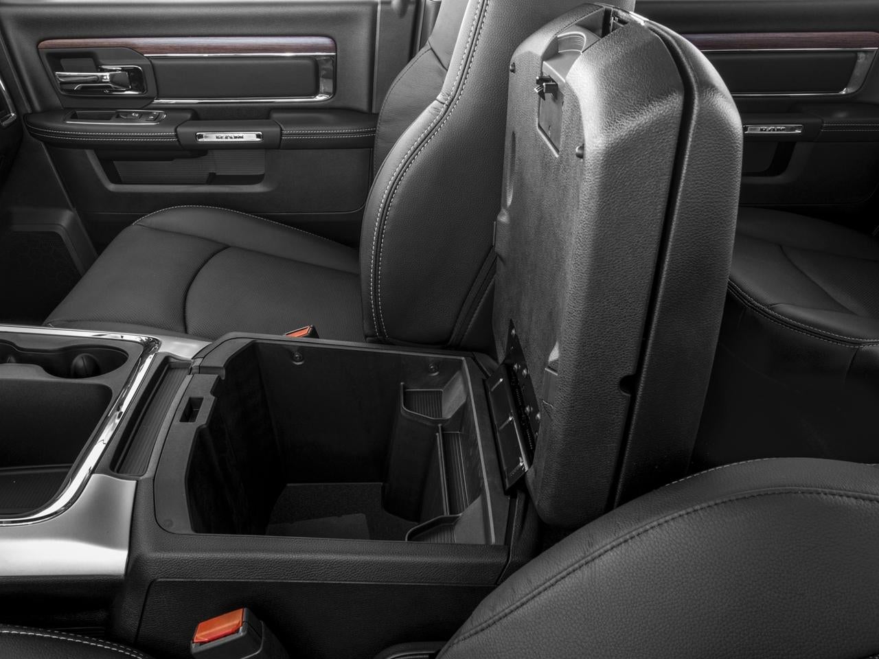 2016 RAM 1500 2WD Crew Cab 5.7 Ft Box Laramie
