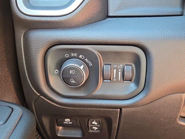2025 RAM 1500 Big Horn 4x4 Crew Cab 5'7" Box