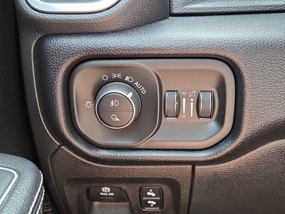 2022 RAM 1500 Laramie 4x4 Crew Cab 5'7" Box