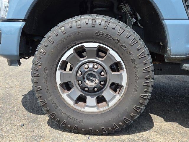 2023 Ford Super Duty F-250 SRW LARIAT 4WD Crew Cab 6.75' Box