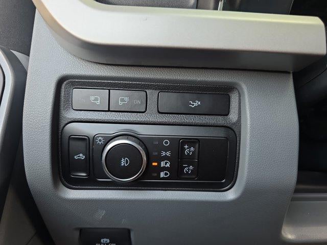 2023 Ford Super Duty F-250 SRW XLT 4WD Crew Cab 6.75' Box