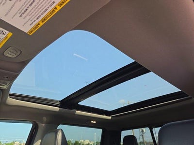 2021 Ford Super Duty F-350 DRW LARIAT 4WD Crew Cab 8' Box