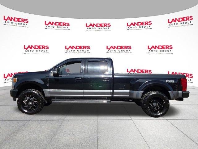 2021 Ford Super Duty F-350 DRW LARIAT 4WD Crew Cab 8' Box